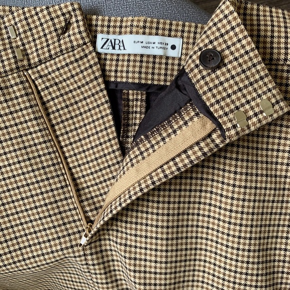 Beautiful midi length Zara skirt with pockets & slit. Brown gingham pattern. - Picture 2 of 10